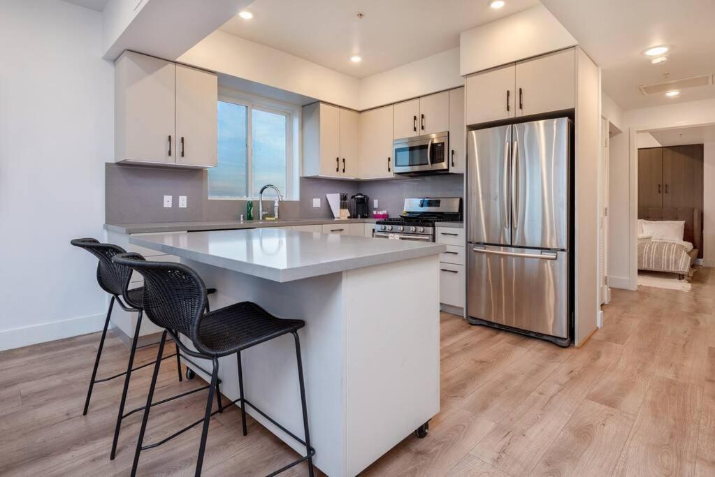 Chic And Elegant 2-Bedroom Haven W/ Roof Deck Лос-Анджелес Экстерьер фото