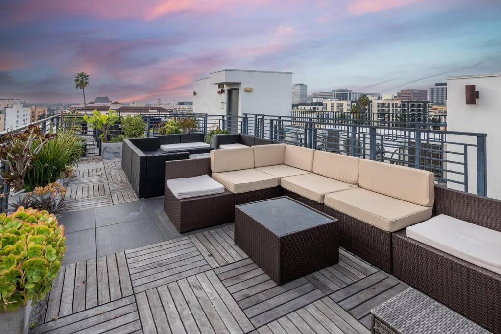 Chic And Elegant 2-Bedroom Haven W/ Roof Deck Лос-Анджелес Экстерьер фото